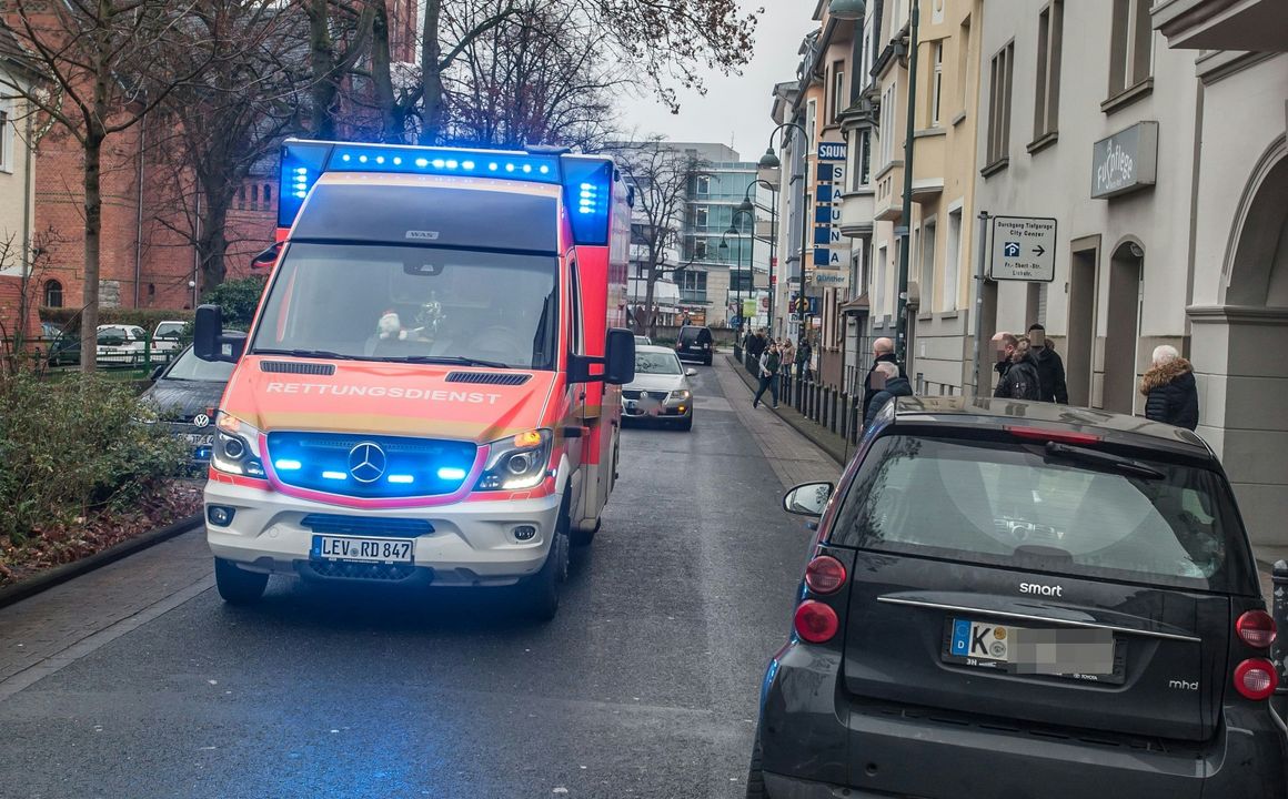 Überfall auf der Dönhoffstraße