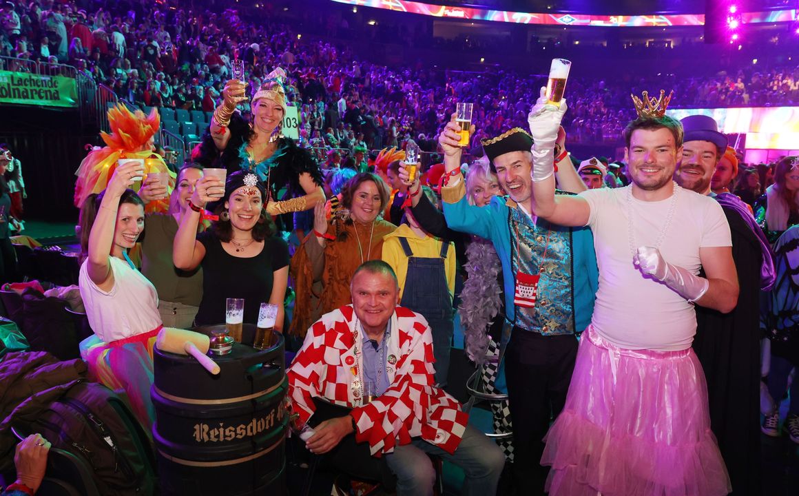 150.000 Jecke feiern in Lanxess-Arena